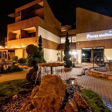 Floros Simfonija Otel Šventoji Dış mekan fotoğraf