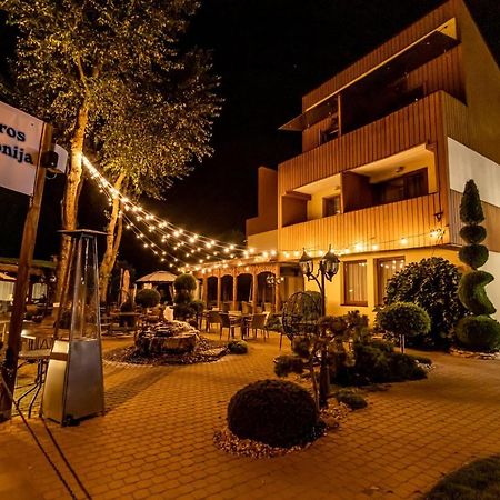 Floros Simfonija Otel Šventoji Dış mekan fotoğraf