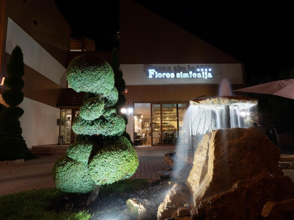 Floros Simfonija Otel Šventoji Dış mekan fotoğraf
