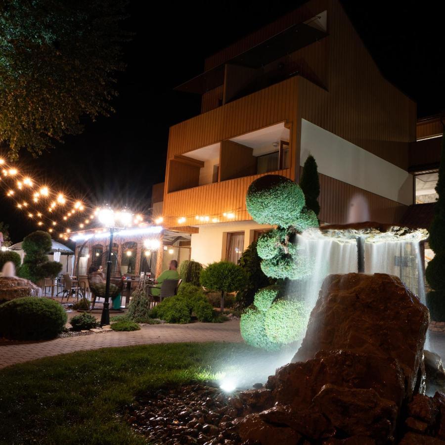 Floros Simfonija Otel Šventoji Dış mekan fotoğraf